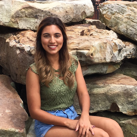 Meet your Posher, Jade - Picture 1 of 1